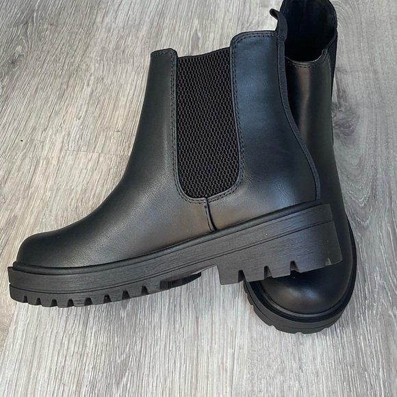 Black pull on boots Pilot style Soda brand TTS - Picture 3 of 4